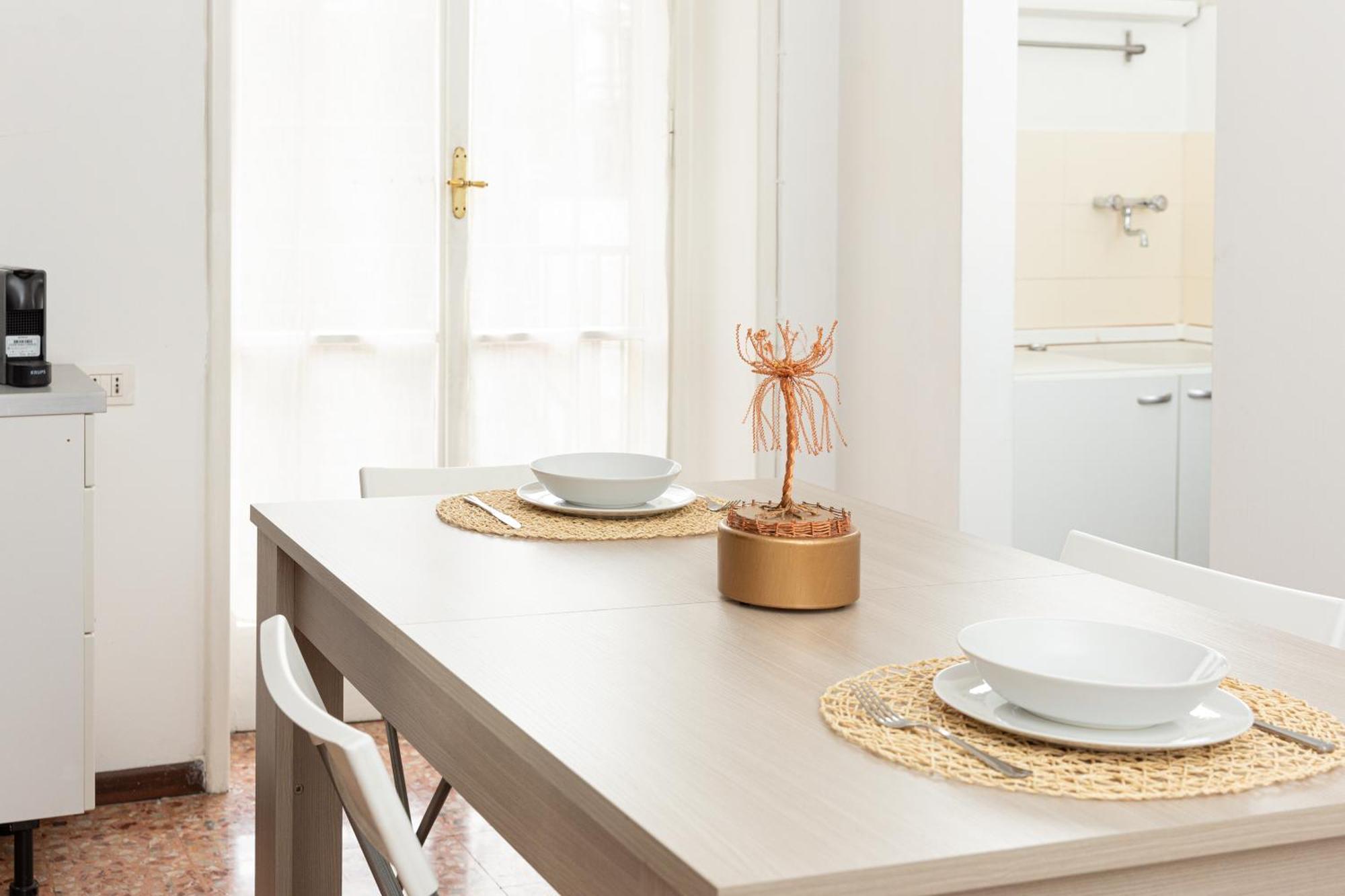Picasso - Spacious Exclusive Apartment Milaan Buitenkant foto